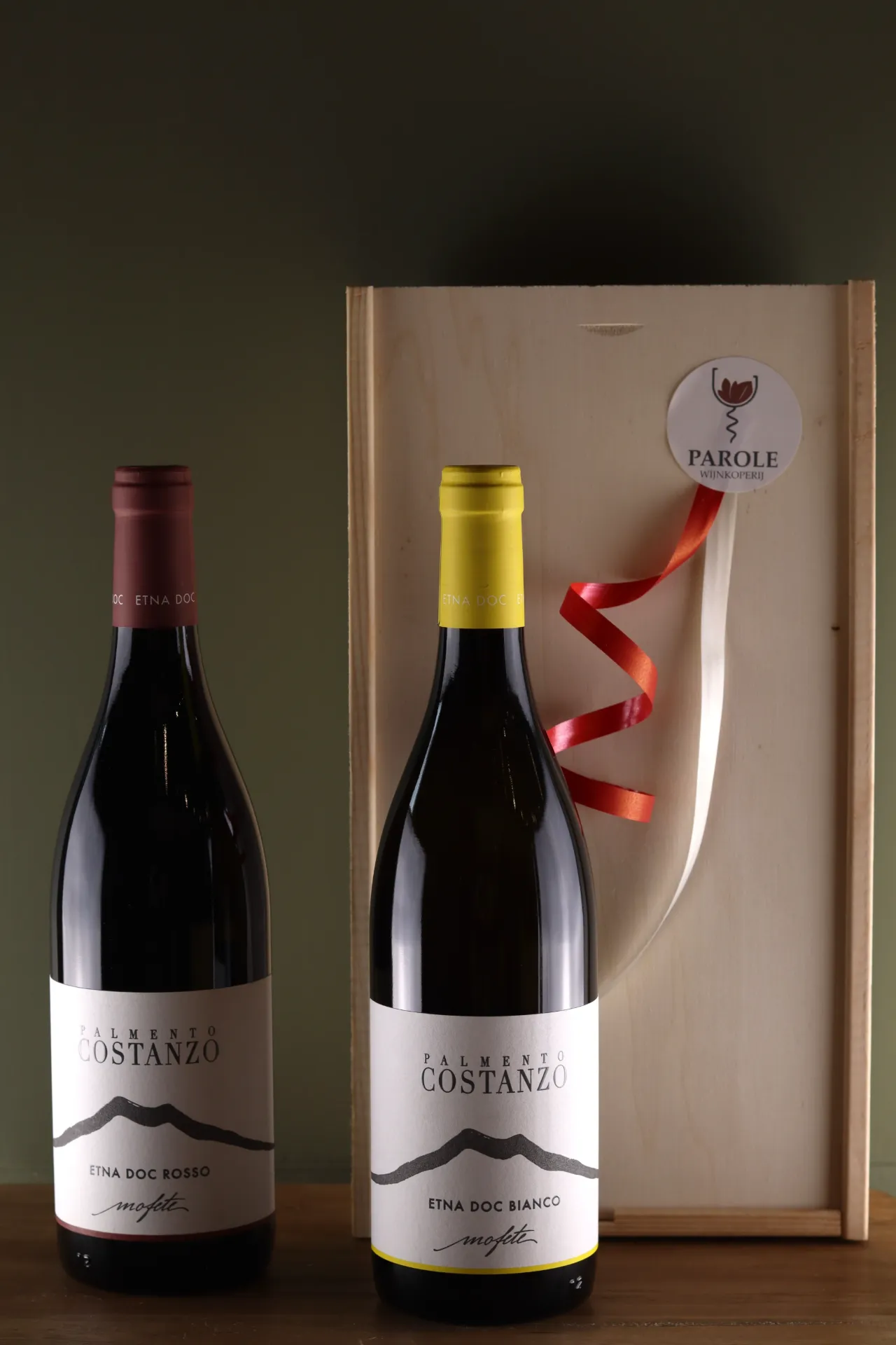 De wijnen van Etna in luxe houten kist