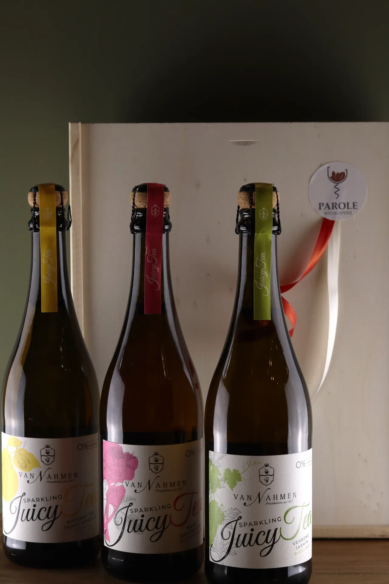[WINE0003] 0.0% Sparkling Tea Package in luxe houten kist